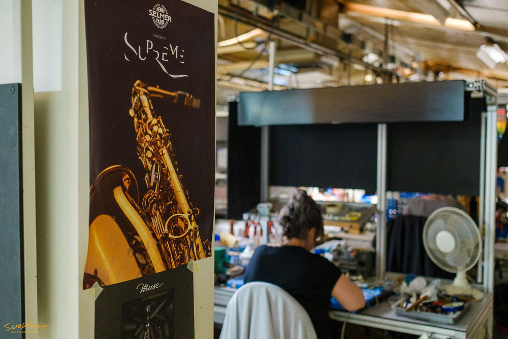 Saxophonic Werksbesichtigung bei Henri Selmer Paris Saxophones.