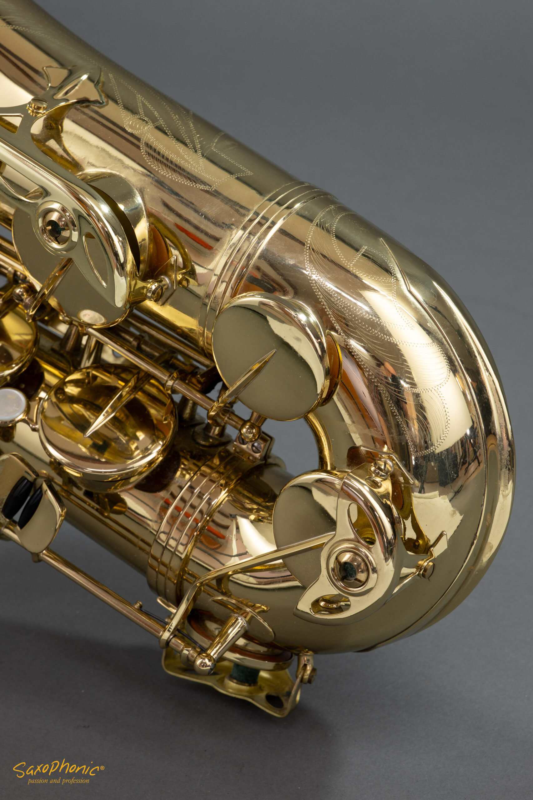 **In stock** Tenor Saxophone Henri SELMER Paris Series III, lacquered with engraving, from first owner, 643xxx,