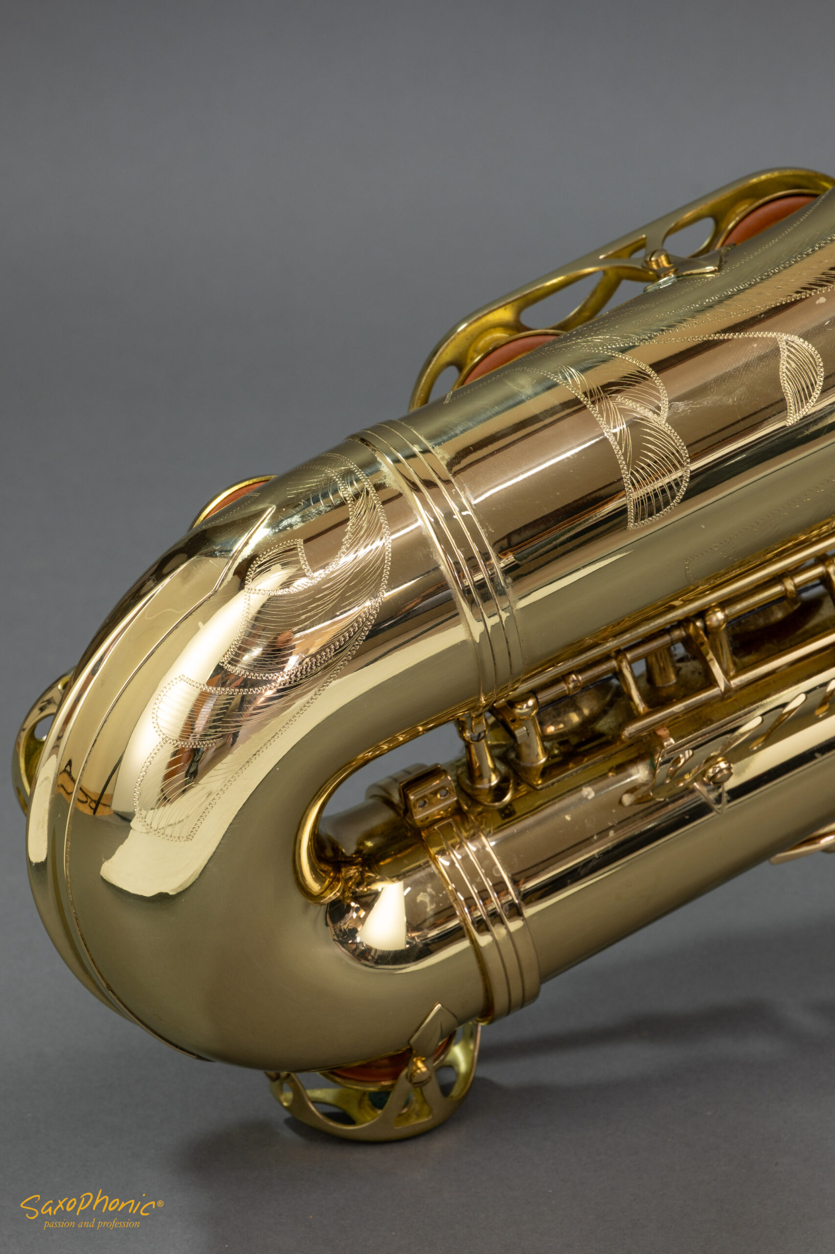 **In stock** Tenor Saxophone Henri SELMER Paris Series III, lacquered with engraving, from first owner, 643xxx,