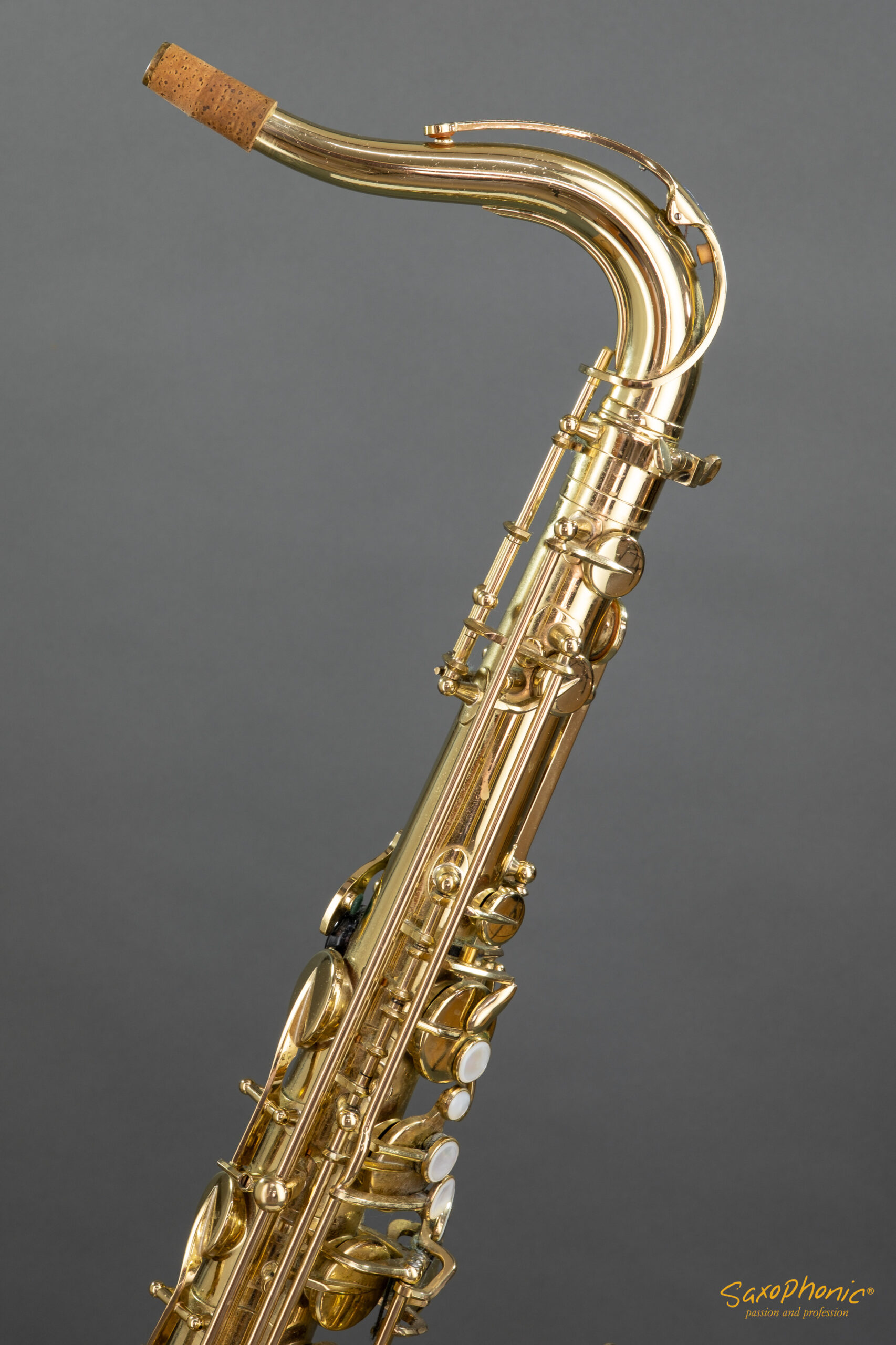 **In stock** Tenor Saxophone Henri SELMER Paris Series III, lacquered with engraving, from first owner, 643xxx,