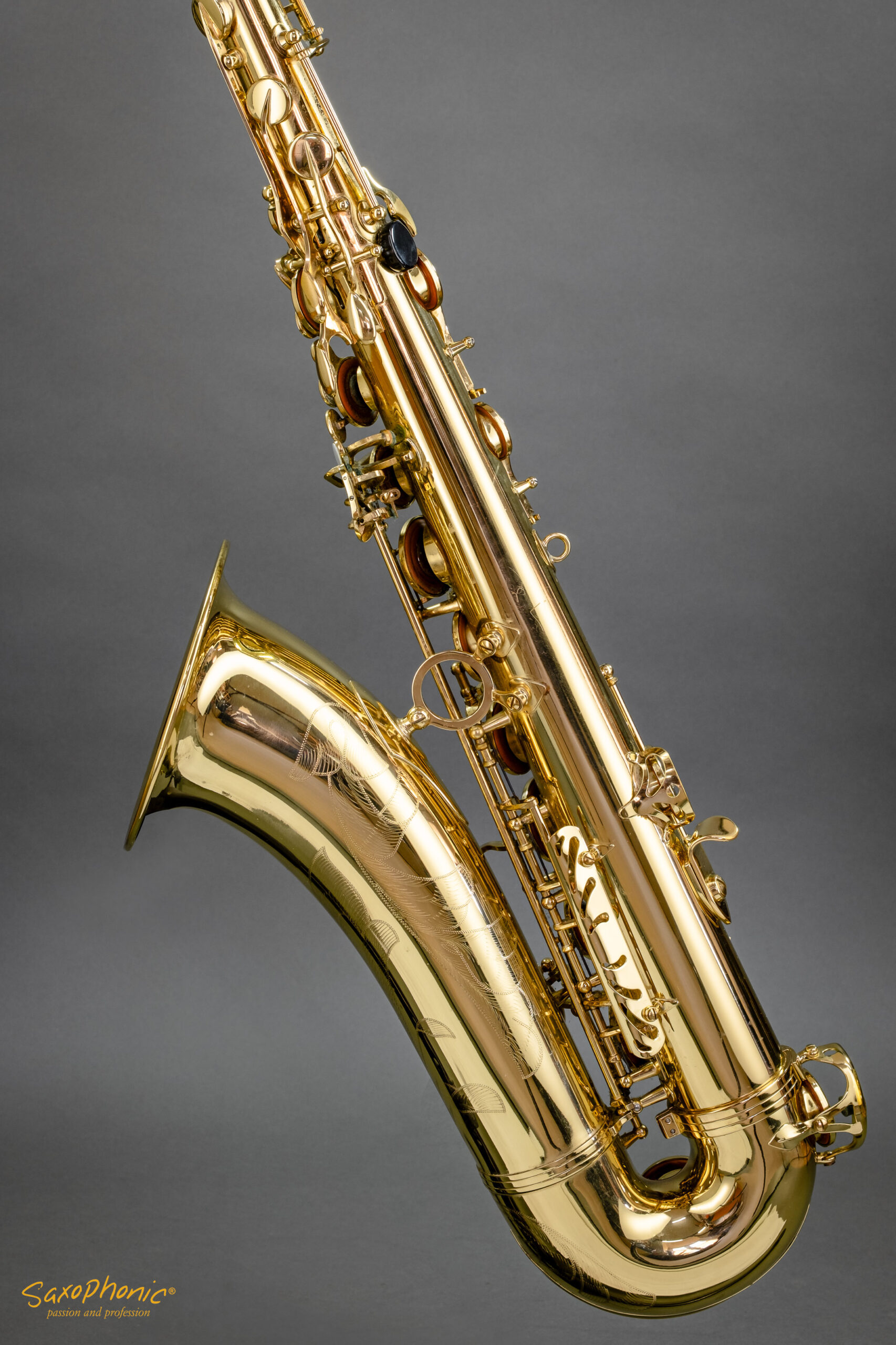 **In stock** Tenor Saxophone Henri SELMER Paris Series III, lacquered with engraving, from first owner, 643xxx,