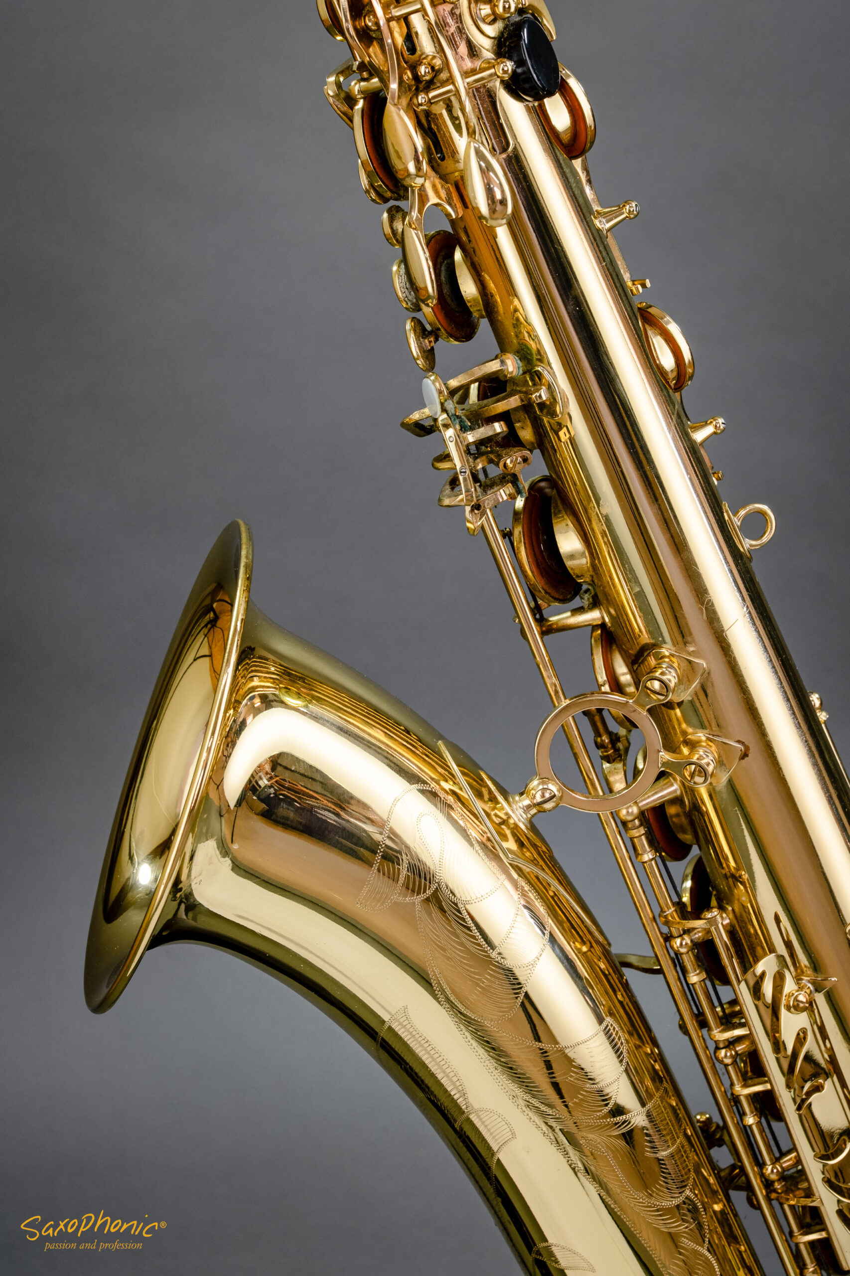 **In stock** Tenor Saxophone Henri SELMER Paris Series III, lacquered with engraving, from first owner, 643xxx,